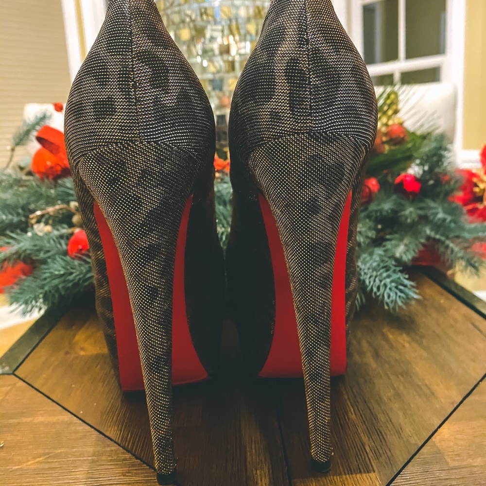 🔥Christian Louboutin Leopard Print Heels🔥 - Picture 2 of 12